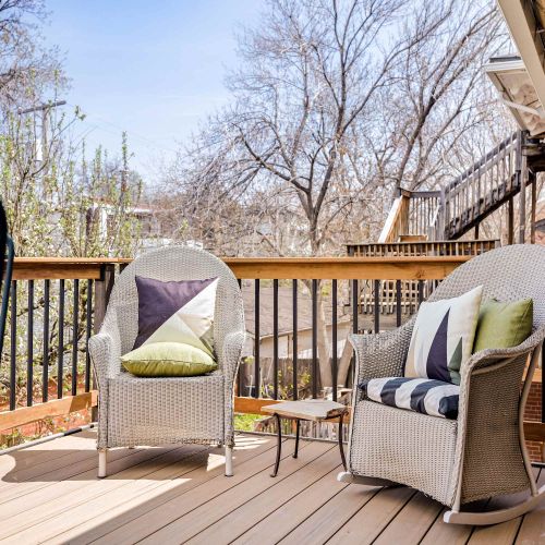 The office has an attached balcony