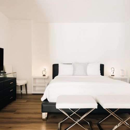 Bedroom 3 with queen bed