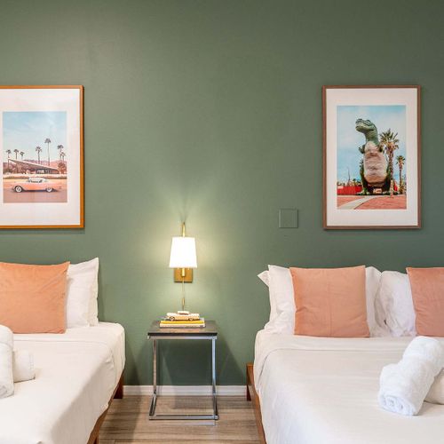 Bedroom 4 with a twin bed and a queen bed