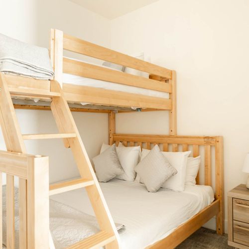 Twin over queen bunk bed