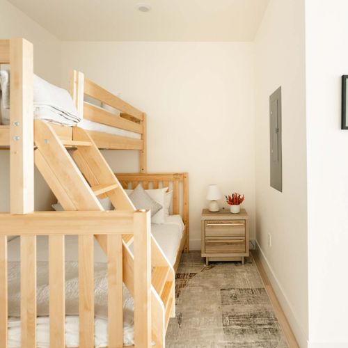 Twin over queen bunk bed