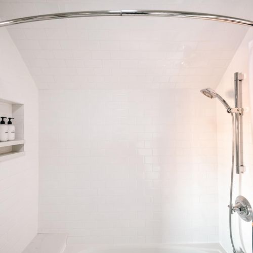 Jack and jill bathroom with shower/tub