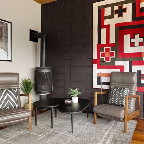 Additional seating in 2nd living area *Gas fireplace not available for use*