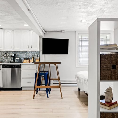 Living and sleeping area