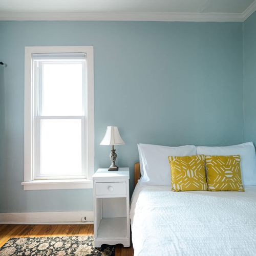 Bedroom 2 on entry level with full bed