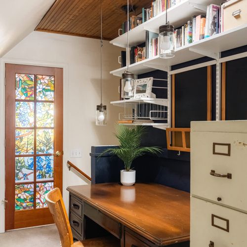 Workspace and en suite bathroom in bedroom 1