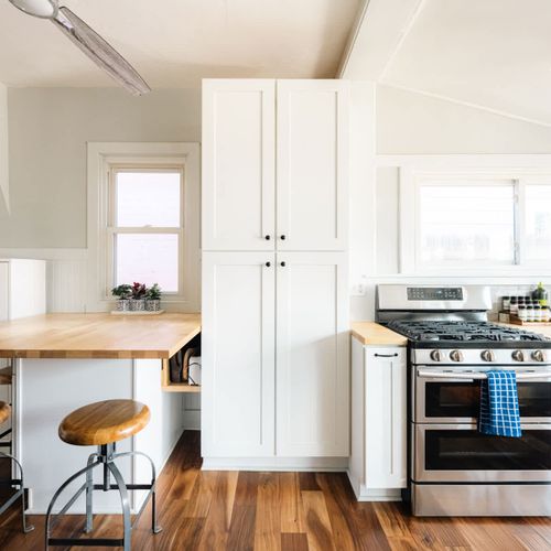 Kitchen and counter seating