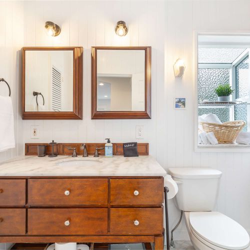 Upstairs bathroom