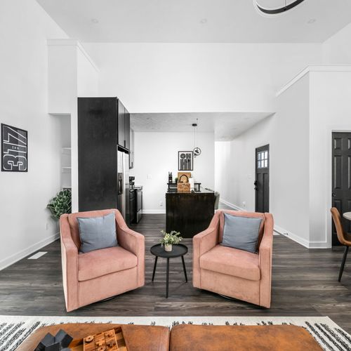 With the kitchen open to the dining and living areas, you’re set for great times with your group!