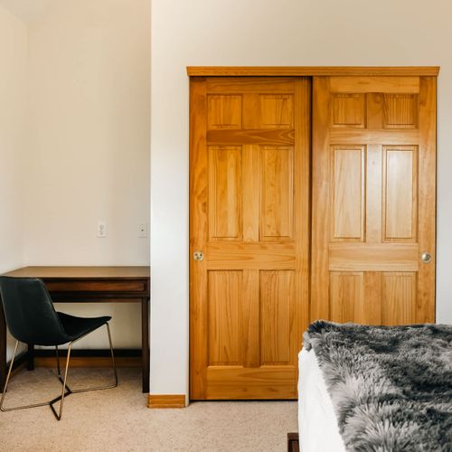 Queen bed in bedroom 2