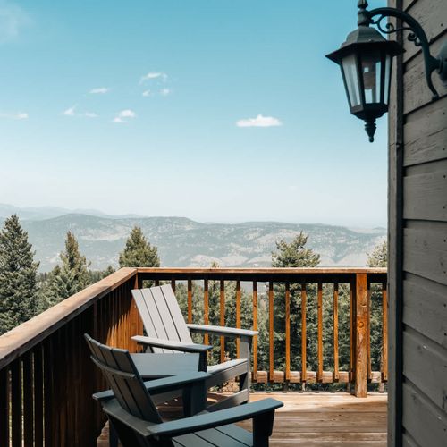 Upper level deck seating