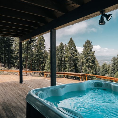 Lower-level deck with hot tub