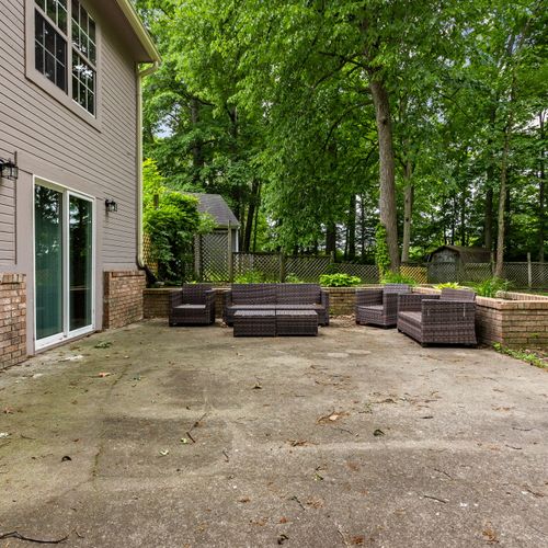 Backyard views: We have an entrance to the backyard off of the lower level living area, perfect for relaxing and enjoying the summer vibes!