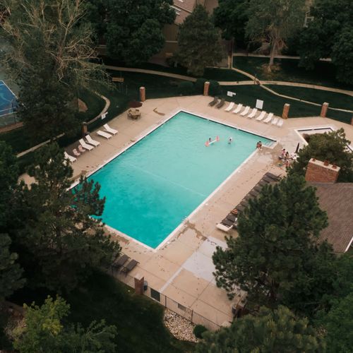 Community pool (open seasonally)