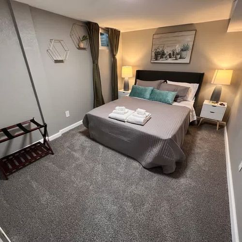 Bedroom with queen bed