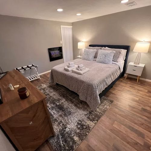 Bedroom with queen bed