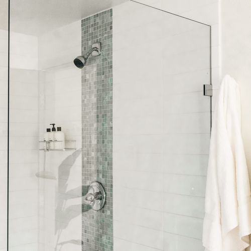 En suite bathroom with large walk-in shower