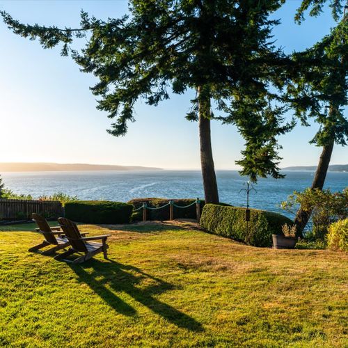 The backyard is a great spot for lawn games or a blanket.