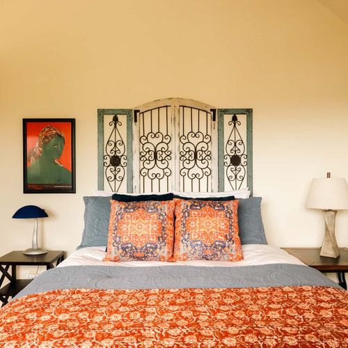 Queen bed in bedroom 3