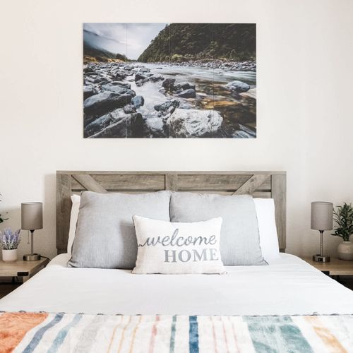 Queen bed in bedroom 2