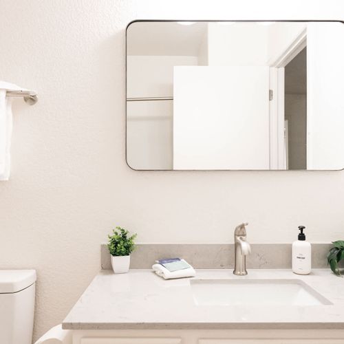 Full bathroom 2 with tub/shower combo