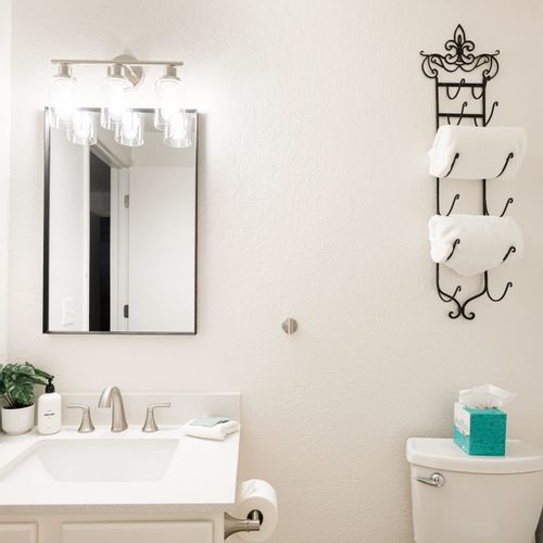 Bunk room's full ensuite bathroom