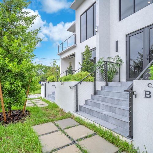 Casa Bella ! Enjoy your time with us.