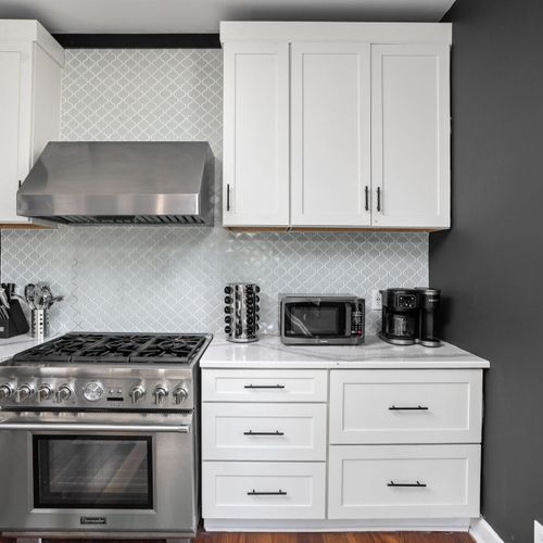 Sleek chef’s kitchen with modern finishes.