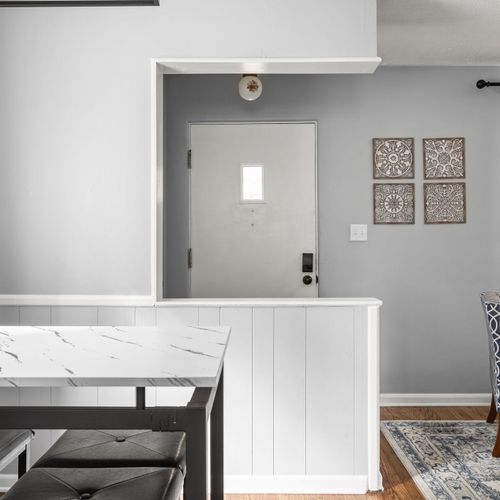 Step inside to your Broad Ripple Retreat!