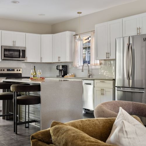 Bright, modern, and open — a kitchen made for gathering.