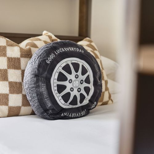 A nod to Indy’s racing spirit — perfect for little adventurers.