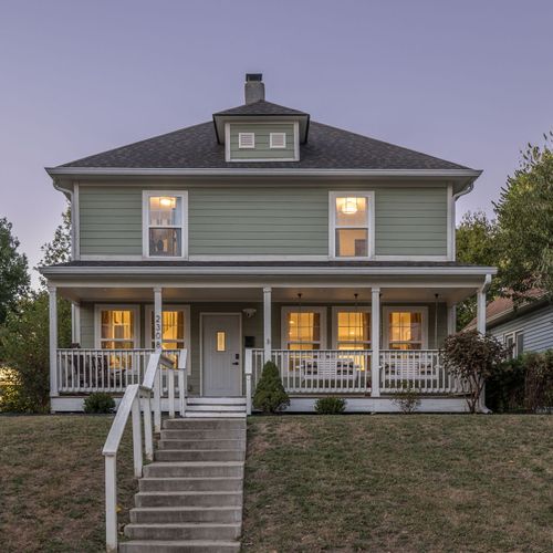 From the moment you walk up the steps, you’ll feel right at home at The Nowland Reserve.