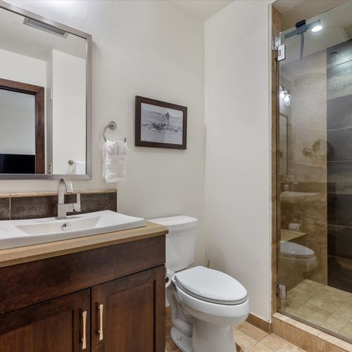 En suite bathroom to bedroom 2