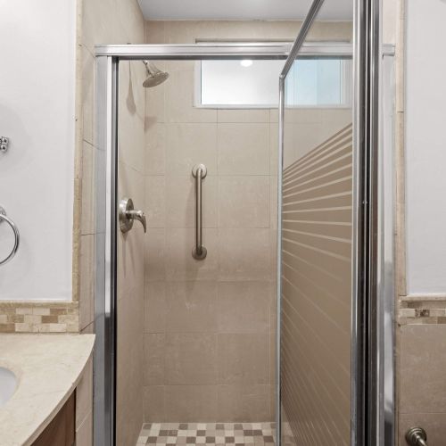 ia8pnv9dkyy5qyuqp8ca