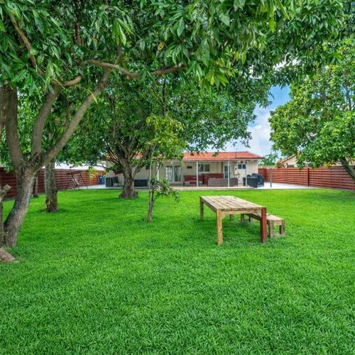Enjoy our luscious backyard!