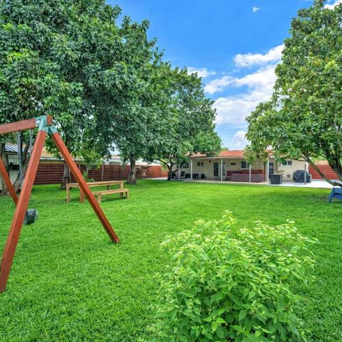 Enjoy our luscious backyard!