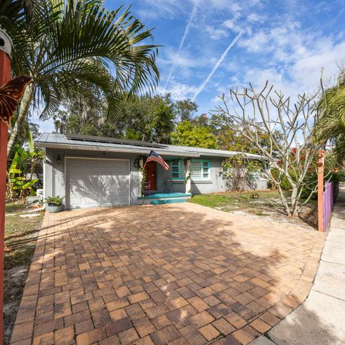 Driveway in Front of House