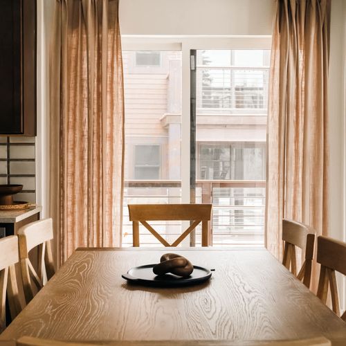 Dining table seats 6