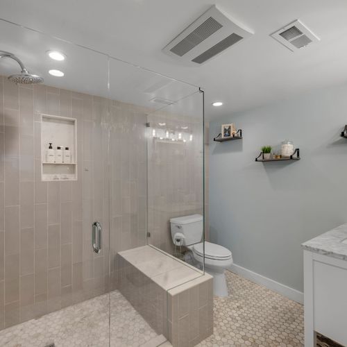 Fresh, well-lit space to refresh and reset.