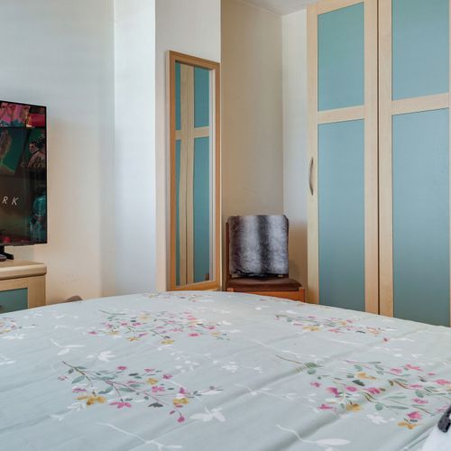 Plenty of storage, and thoughtful touches to make your stay easy and comfortable.