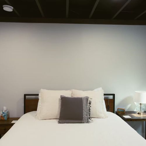 Bedroom 4 with queen bed