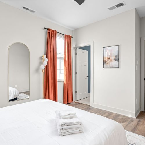 Natural light + layered textures = instant unwind.