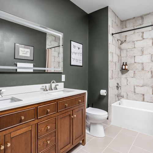 That “everything shower” kind of bathroom.