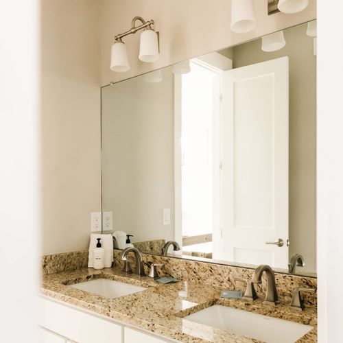 Jack and jill bath with dual vanity