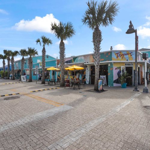 Nearby Restaurant: Tropics