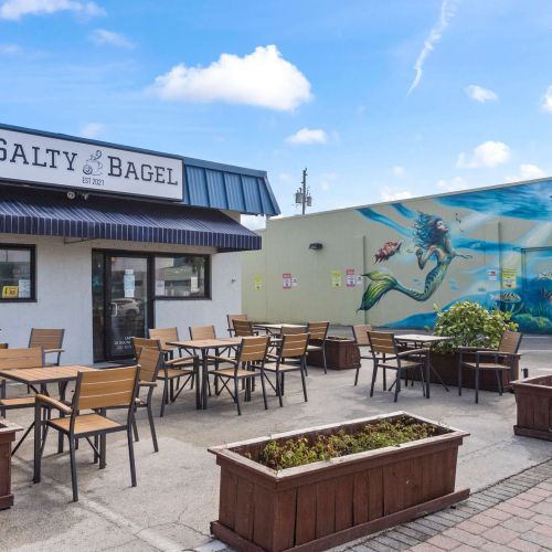 Nearby Restaurant: Salty Bagel