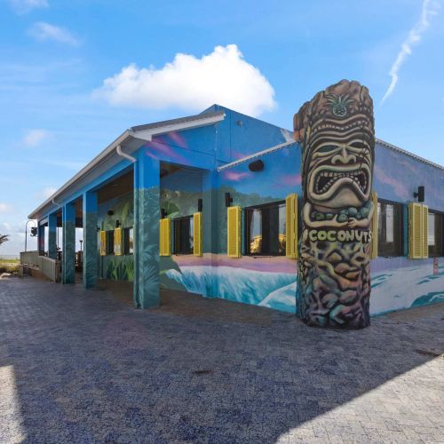 Nearby Restaurant: Coconuts