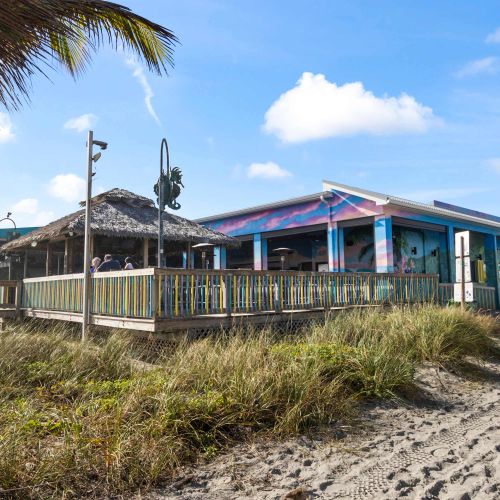 Nearby Restaurant: Coconuts