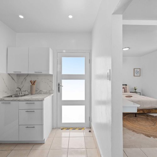 Clean, sleek kitchen finishes