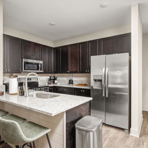 Smoothie bowls by morning, wine nights by evening